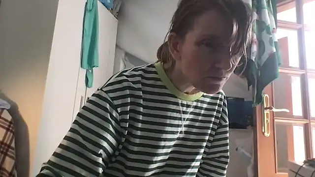 MeluaMauritius's cam snapshot