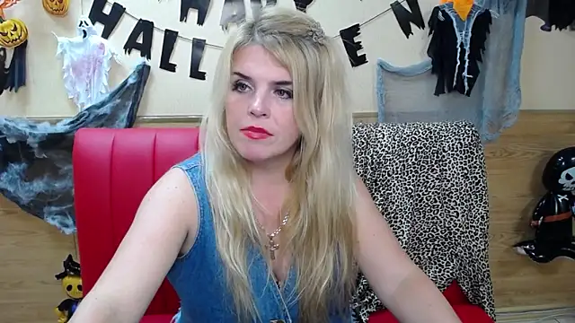 Julya_Barbi's cam snapshot