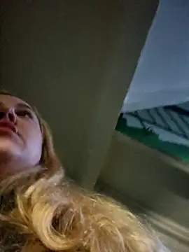 LianaJu's cam snapshot