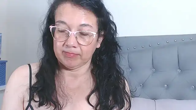 maturepriscila's cam snapshot