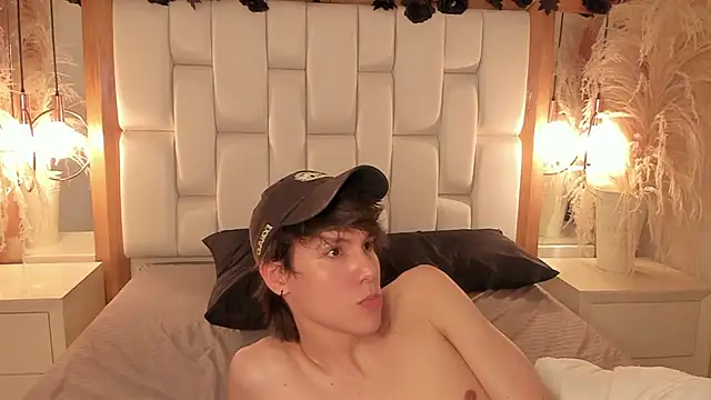 Daphne_And_Roger's cam snapshot