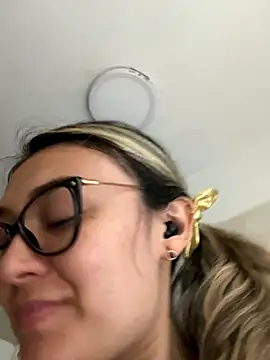 Im-Lola's cam snapshot