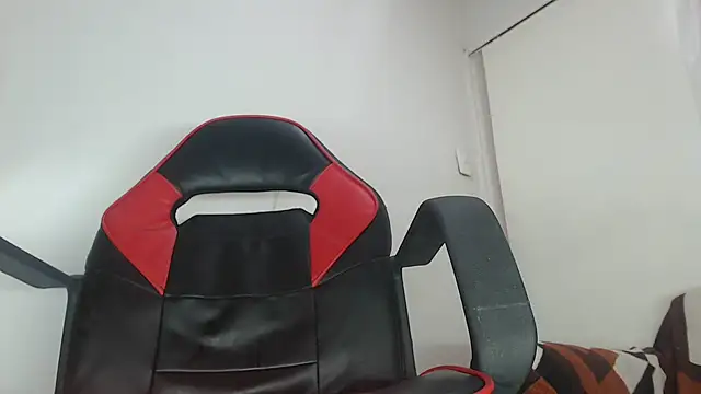 Alice_pussyhairy's cam snapshot