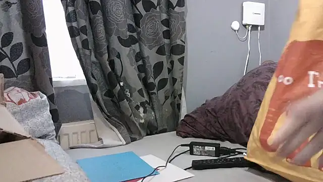 busty-bella1's cam snapshot