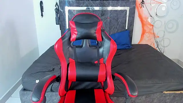 Sexy_LatinGirls69's cam snapshot