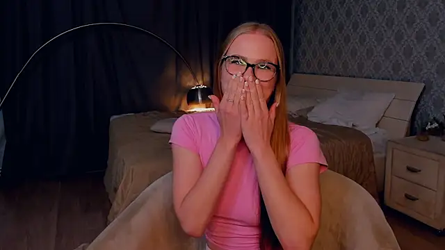 LibbyVenzeio's cam snapshot