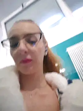 MoonedByEva's cam snapshot