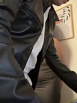 angie_rousse_'s cam snapshot