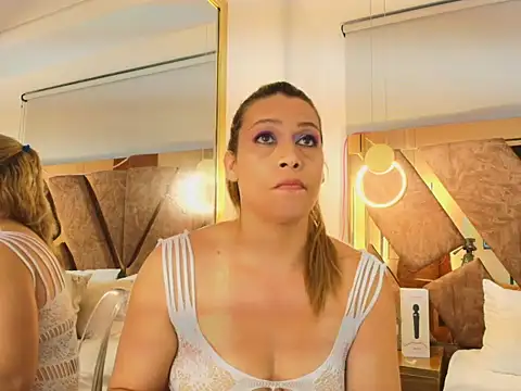 zarah_andrew__'s cam snapshot