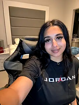 LilMisIndianx's cam snapshot