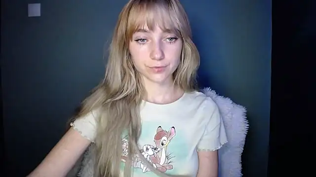 LuciaYoung's cam snapshot