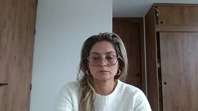 linda-mature43's cam snapshot