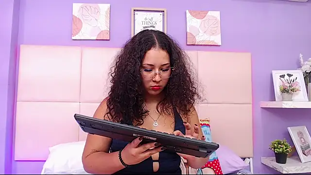 SabrinaRoux's web cam