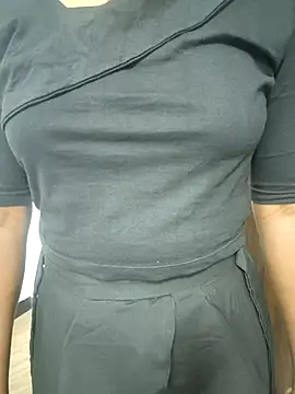 Tamilmallu-duskygirl03's cam snapshot