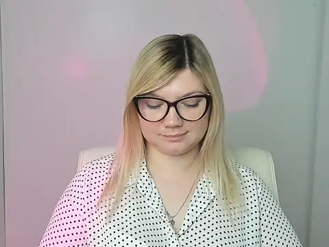 Lola_moree's cam snapshot