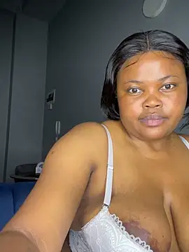 Curveysinaa's cam snapshot