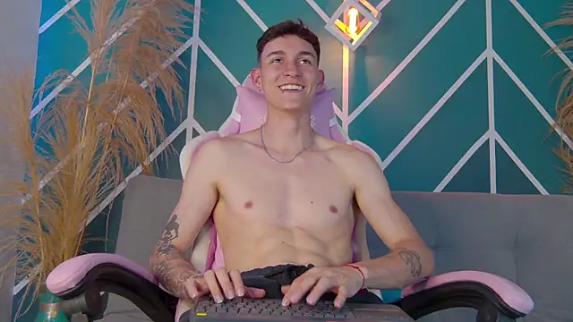 LukeSavagge's cam snapshot