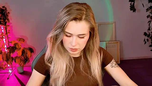 AdelLoyss's cam snapshot