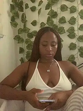 MISSMAYMADMYDAY's cam snapshot