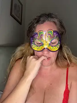 largeboobies30's cam snapshot