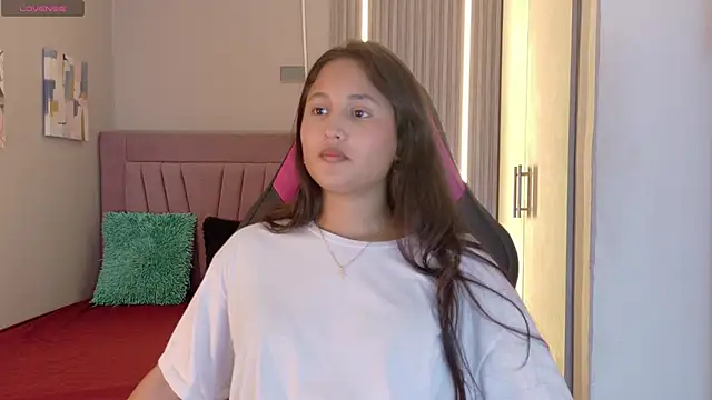 Laly_Cherry_'s cam snapshot