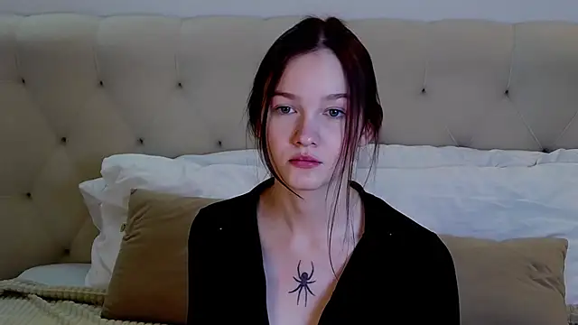 MichelleRoux's cam snapshot