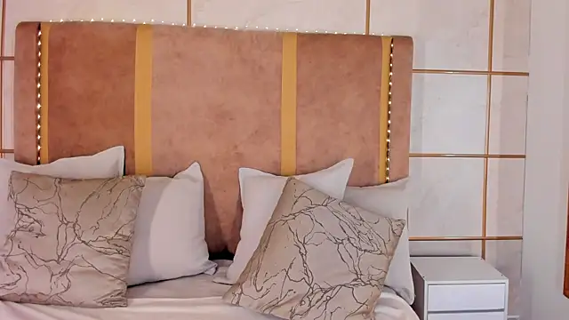 lyrabellini's cam snapshot