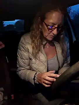 HotWifeLyn68's cam snapshot