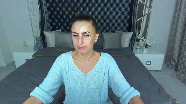 Rebecca_Diamond's cam snapshot