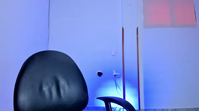 iris_torrez_'s cam snapshot