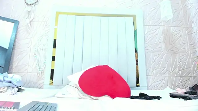 Rebecca_Mitchell's cam snapshot