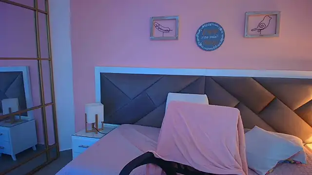 lilly_rohan's cam snapshot