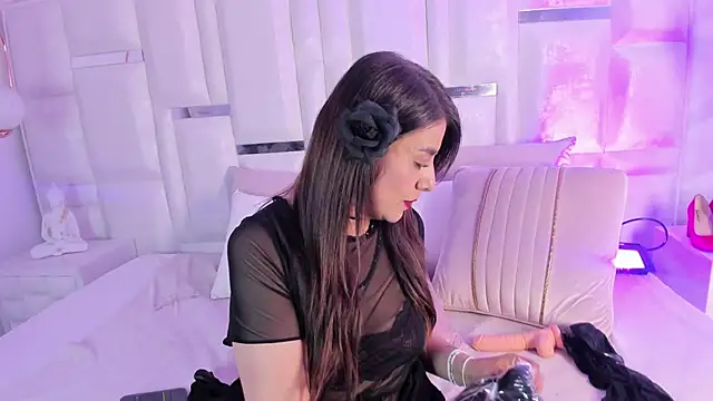 alaya_noir_'s cam snapshot