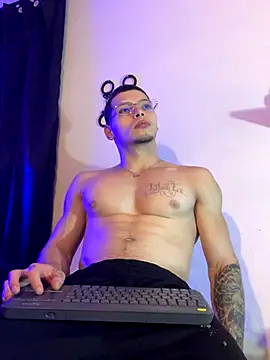 Matt_your_master_'s cam snapshot