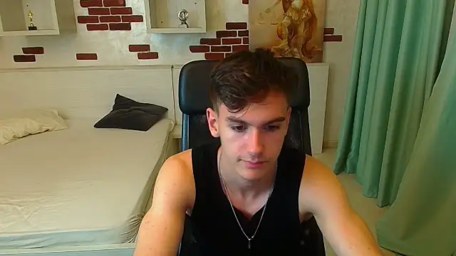 BradyFlint live sex cam