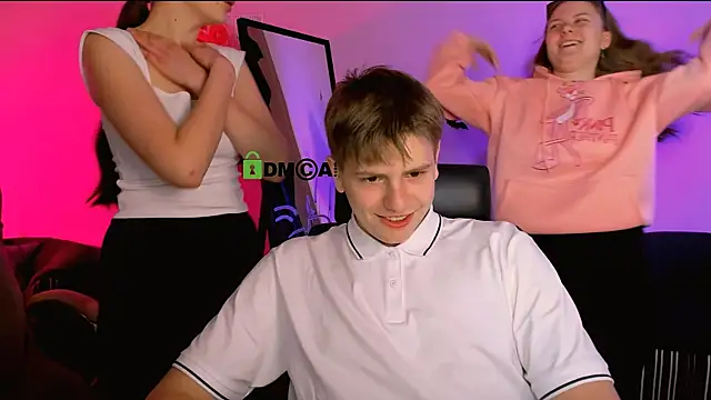 leslie_bird's cam snapshot