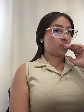 Alyha_Cortes's cam snapshot