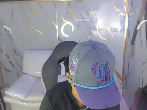 stormi_rouse18's cam snapshot