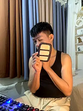 xshyboyx live sex cam