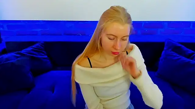 Alina_Blonde's cam snapshot