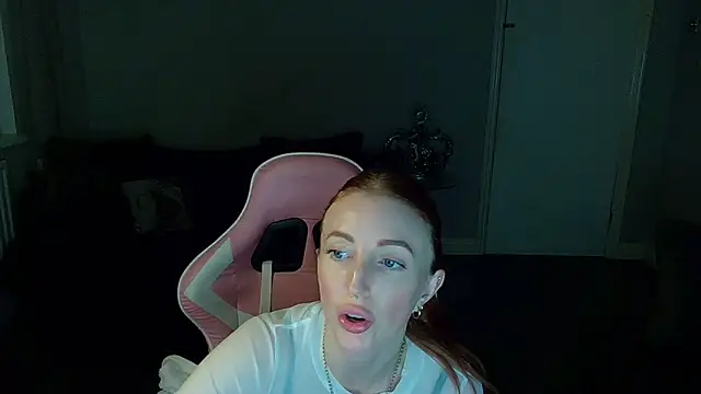 Red_firesquirt's cam snapshot