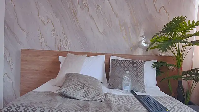 coniie_jhons's cam snapshot