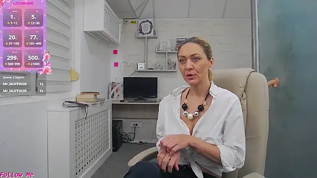 EllaMilf_'s cam snapshot