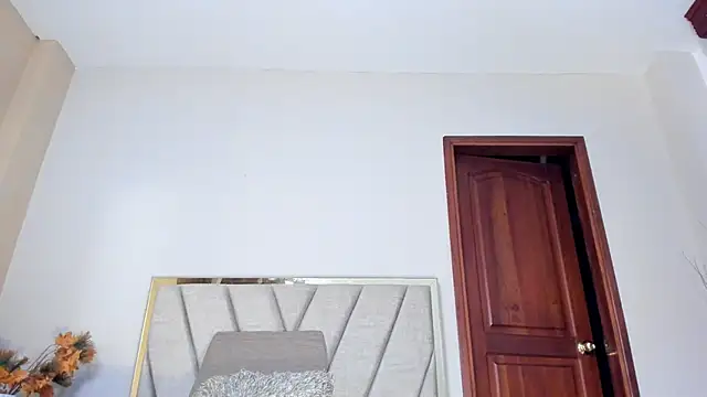 AGATHAA_WHITE live sex cam