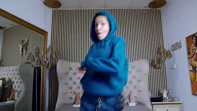 PlayfulShow's cam snapshot