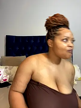 YummyEbonyTits's cam snapshot