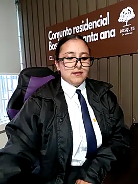 Cute_Penelope's cam snapshot