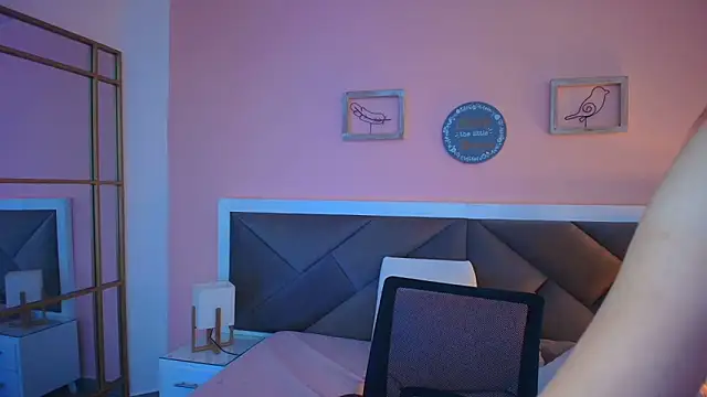 lilly_rohan's cam snapshot