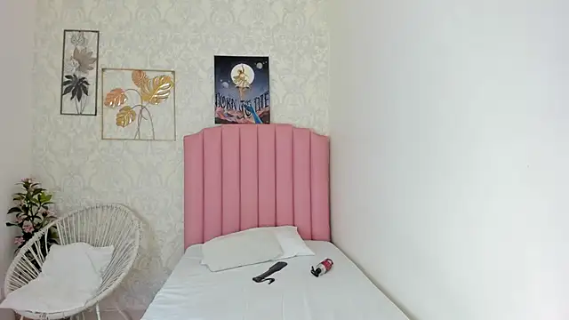 Adria_ross's cam snapshot