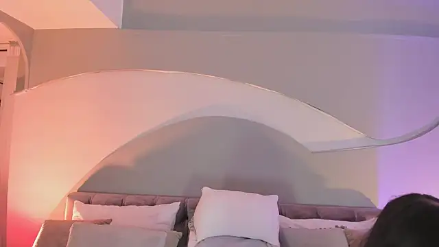 Nicolle_W's cam snapshot